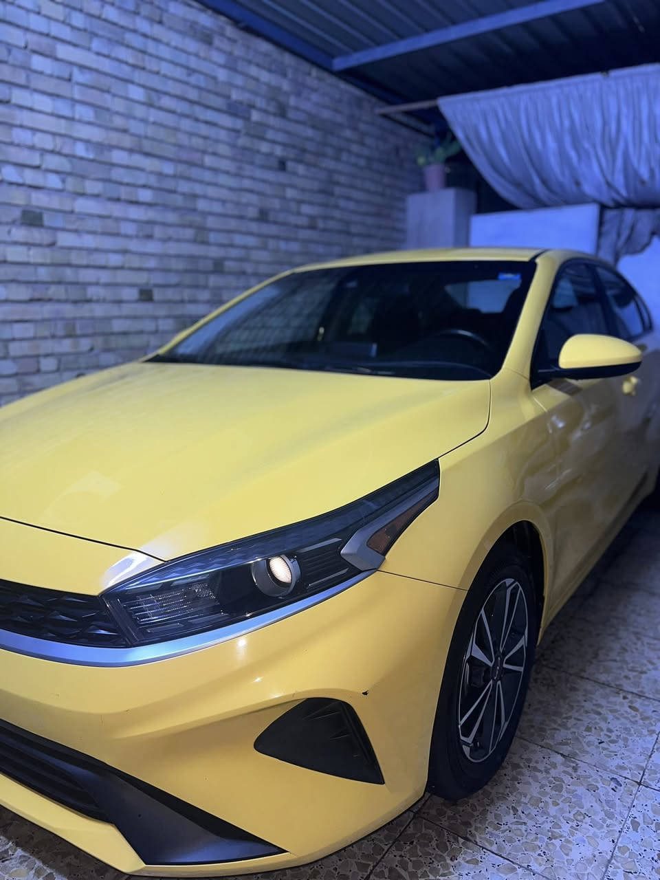 سلام عليكم فورتي 23للبيع وارد امريكي رقم بغداد الجديد بسمي هزه جديده هيئه غرامات مصفره سياره نص فول شاشه كامره دواره رادار امامي ماشيه60 خلفي دوشمه عام صور الحادث بلمنشور ليبل واحد بدون تبديل بدون دواخل سعر 160
الرقم***********سيمكارت
***********واتساب
