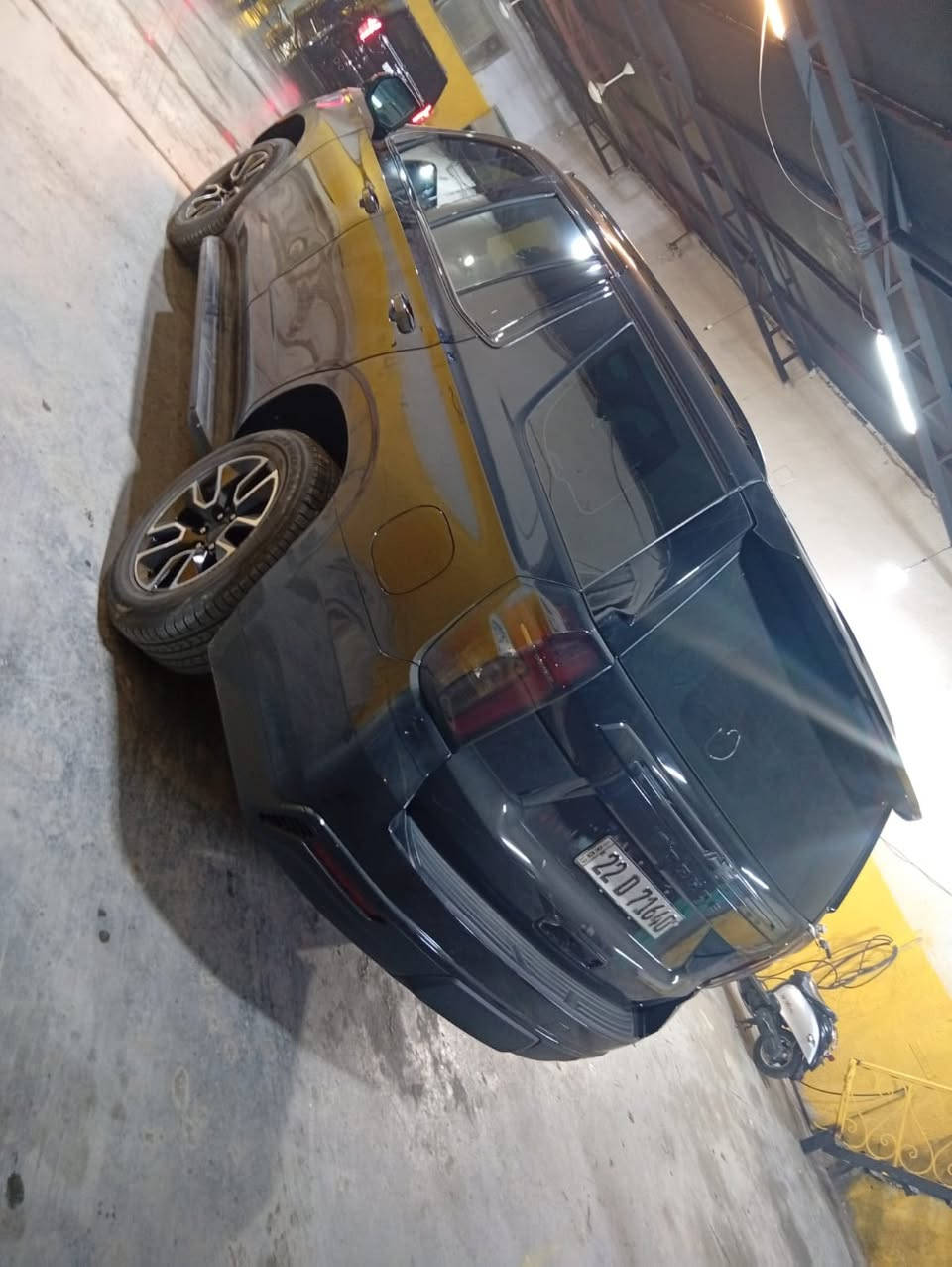 تاهو موديل 21 خاليج فقط بيه أربع صابع صبغ بل بنيد فول سيارة مغلف سيارة بل كامل سعره 435 وبيه مجال رقم ***********
