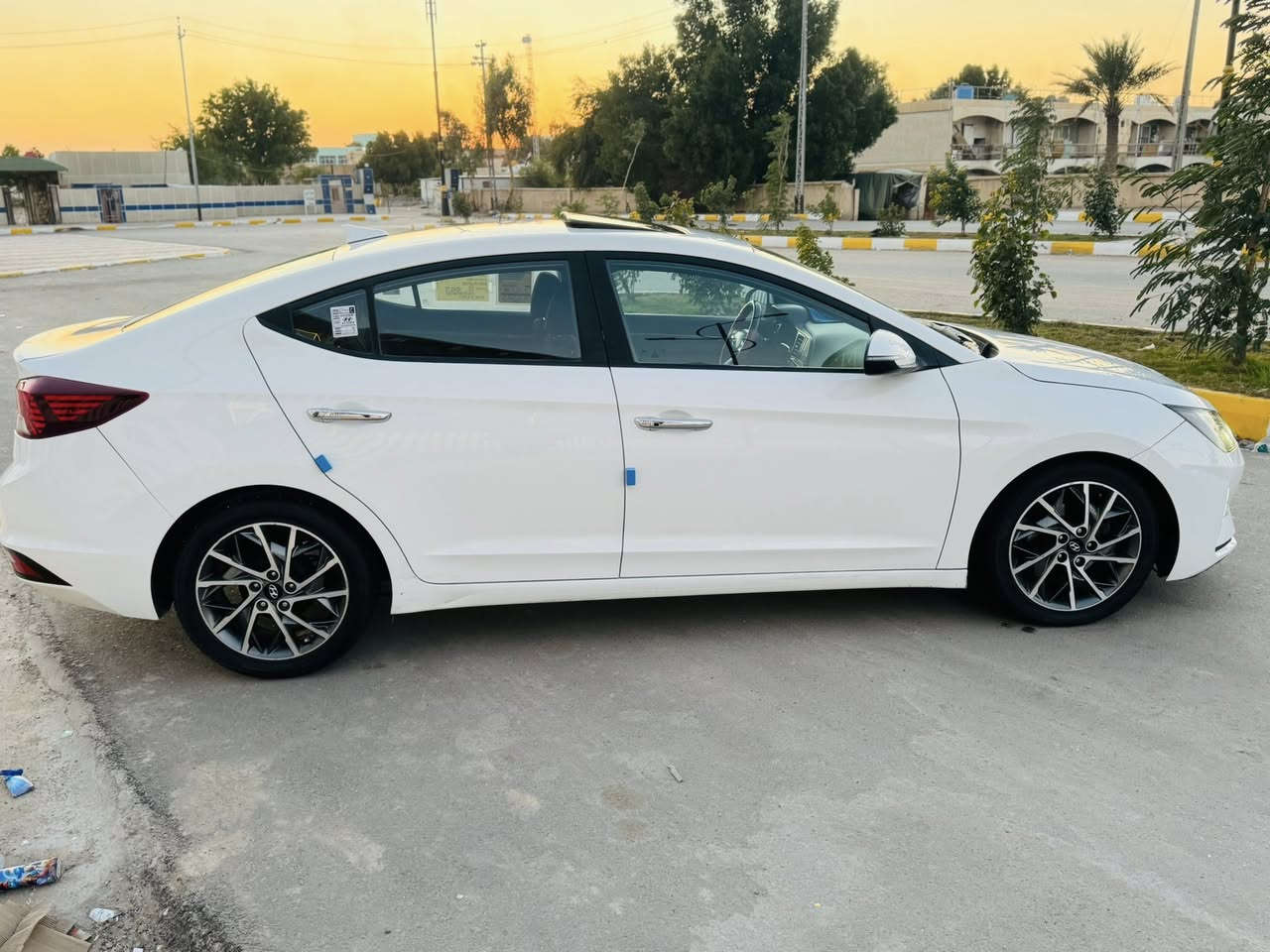 سلام عليكم النترا 2019 بنيد او جاملغ اصلي نفس الون بدون ضرر داخلي والباقي كفاله حته من البارد 
حره ذي قار تحويل ثاني يوم 
فول مواصفات 1/1 فول الأخير 
فتحه سقف 
بصمه تشغيل / بصمه أبواب 
اشاير ب مري / شاشه 
كأمره دواره / تحكم استيران 
رادارات / حساسات 
ويل كب خليجي 
بجم خليجي 
بلاجكتوات/ سياره فول المواصفات الي بالك بيه موجوده 
سياره جاهزه محرك كير حداديه تبريد جاهزه الأخير 
السعر 143 وبيه مجال 
المكان الناصريه 
الاستفسار 
***********
