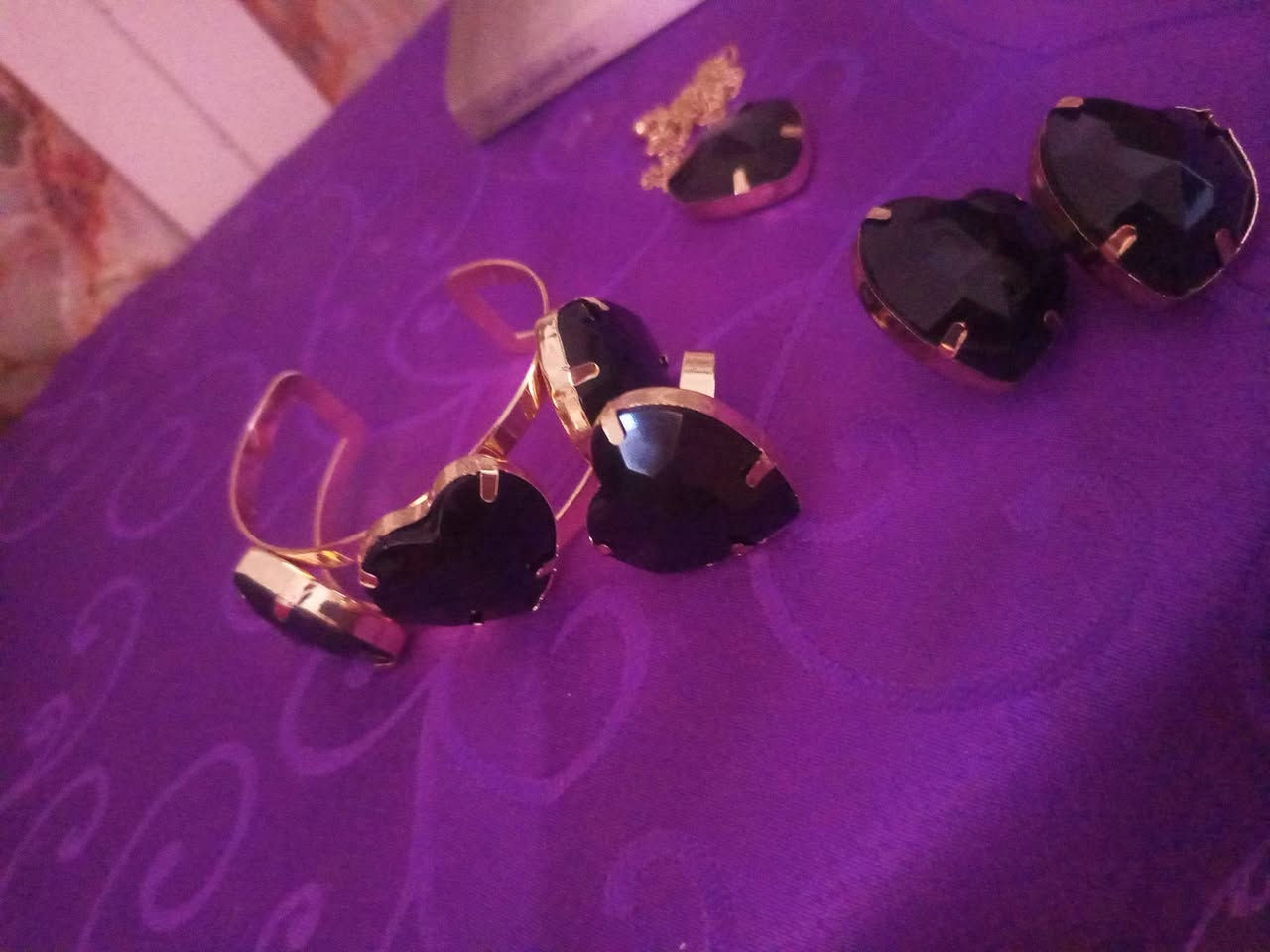 السعر 3 الف القطعه  شي ان باركود طلاء ثابت يتوفر توصيل لكافه المحافظات 5 الف فقط ونحن بيج فقط للحجز التواصل على واتساب***********
