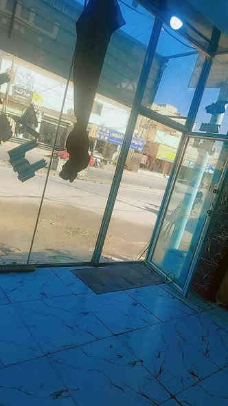 ألسلام عليكم   شباب محل حلاقه للبيع شغال لمحل  واكو.  حلاق مجر كرسي بي  لموقع حي نسيان شارع الكيات  وجاره مناسب لستفسار متواجد فيس ***********
