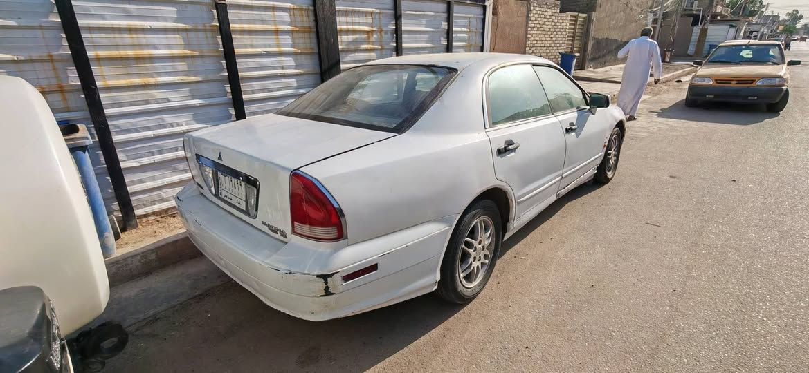 موديل 2002 قيم واخذ السيارة شغالة وتمشي النقص فقط مشط ستيرن يذب دهن وهاي الضربة بيها *********** صاحبها بلشعب اتكفل بلتحويل وخادم اني
