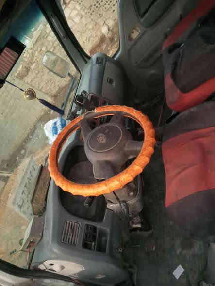 السلام عليكم كيا قرده موديل 2002 رقم بغداد سنويه مجدده 28 شاصي واكسين ومحرك كفالهر السعر 65 بيها مجال العنوان البابل القاسم رقم التليفون***********
