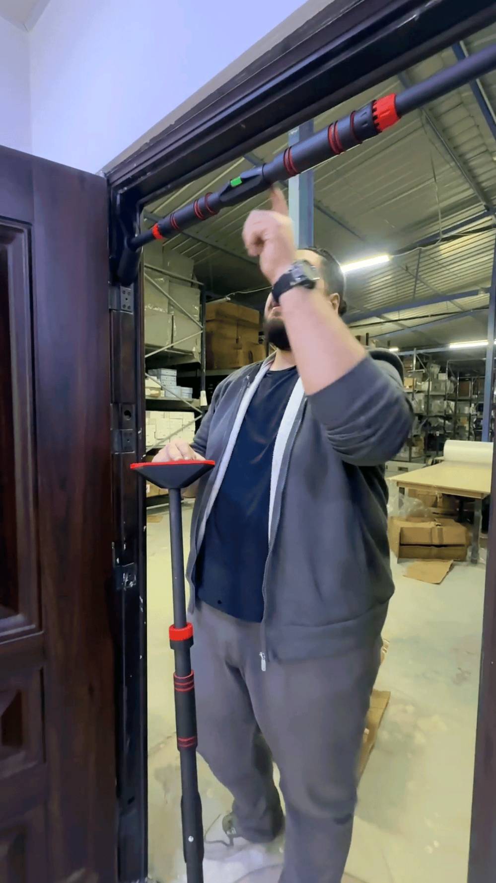نادي رياضي متكامل في منزلك مع ستاند تمرين العقلة المطور!

🏋️‍♂️ مصنوع وفق المعايير الألمانية لضمان أعلى درجات القوة والأمان 🇩🇪

✨ تركيب ذكي وسريع بدون أي حفر أو براغي لحماية جدرانك

🏠 مزود بمؤشر ميزان مدمج لضمان تثبيت مستوٍ وصحيح 100%

📊 قبضة مريحة مانعة للانزلاق تحمي يديك أثناء التمارين الشاقة

⚠️ اطلبه الآن وابدأ رحلة اللياقة البدنية من غرفتك اليوم! 💪
سعره 25الف متوفر توصيل كل محافظات العراق للاستفسار الاتصال على الرقم ***********