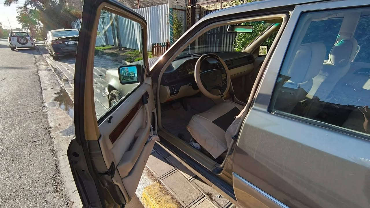 سلام عليكم مارسيدس دب للبيع موديل٨٧محرك ابلادي وكير مكفولات صبغ للجمالية فتحة سقف شغالة تخم ويل تفاحة حدادة جديدة تخم تاير جديد دشبول لد المرغوب كهربائيات شغالة ماعدى التبريد رقم بغداد انكليزي عنواني بغداد الغزالية شرط التحويل السعر ٦٩ وبيها مجال بسيط الاستفسار ع الرقم *********** وشكرآ.
