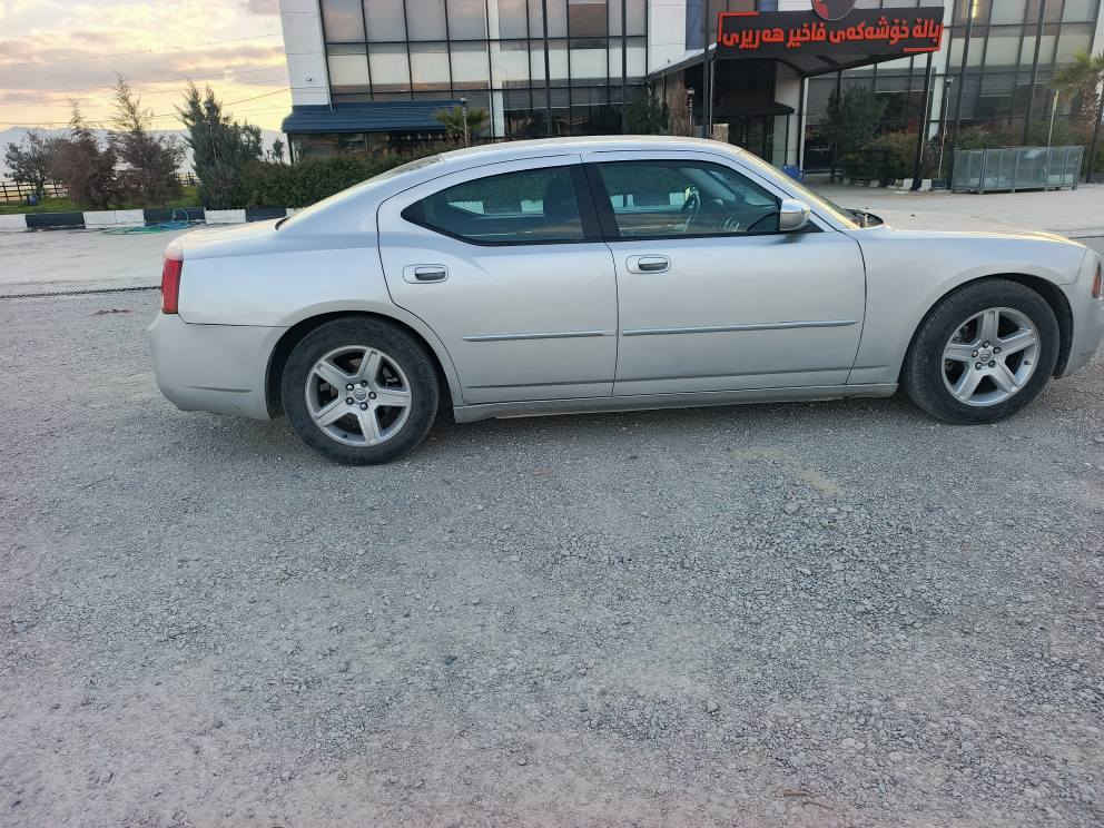 دوج جارجر مه كينه هيمي 5700 RT ليزه ر سنوق دوبه ي تازه داغل بوكامل مه سره ف كراوه فول مواسه فت لوك لوكه بي ليدراوو جالو شوخت يه ك دينار مه سرفي نيه به س مالي دوسته بوبه يوه ندي 
***********   له سليمانيم السليمانية, العراق
