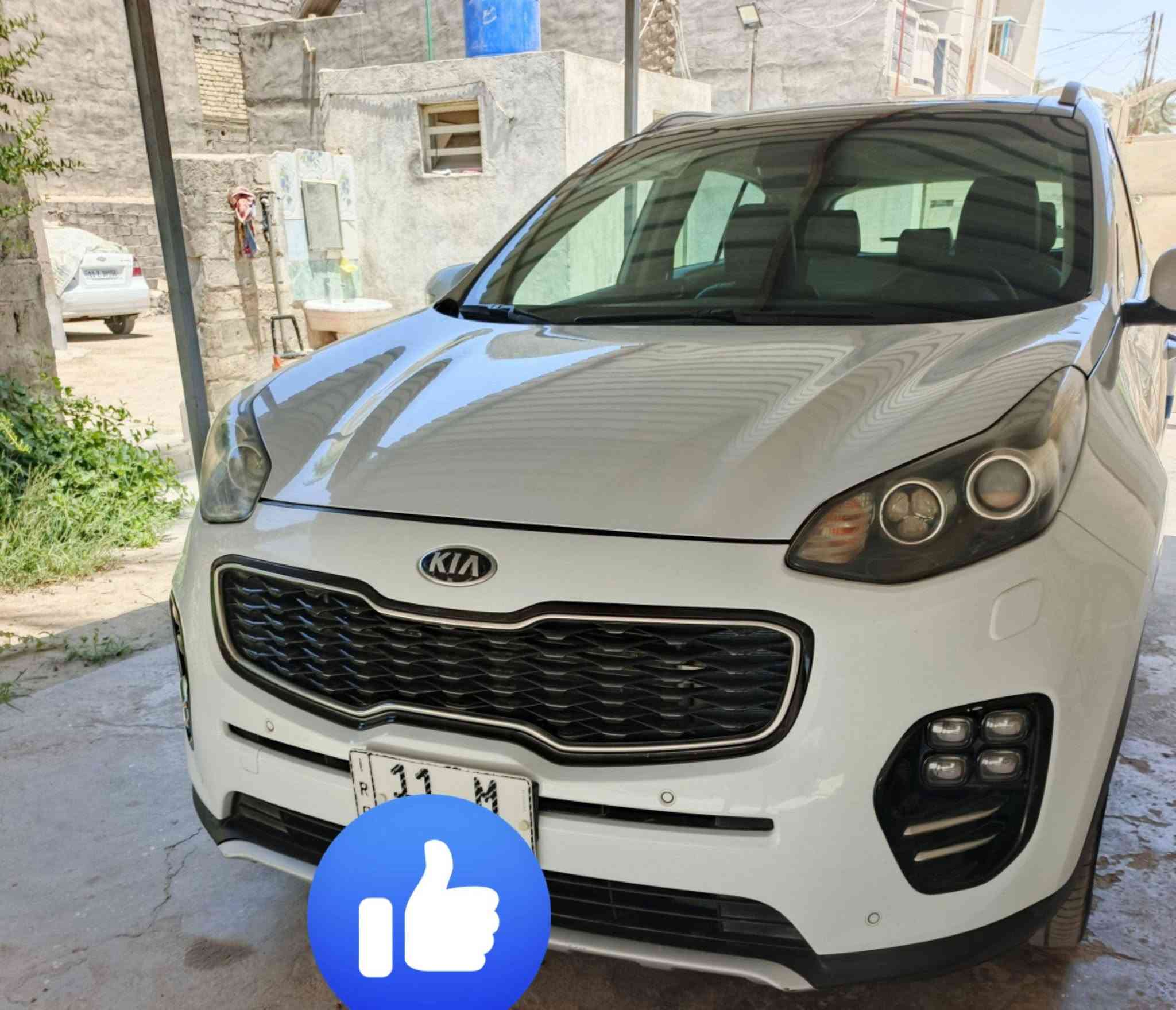 سلام عليكم سبورتج مديل 2016فول 1/1مكينه 2400 كيرمكينه جيد جدا تبريدثلج  سياره جاهزه من كل نواحي رقم بغداد دولي تحويل مباشر مكفوله كفاله عامه من الصبغ وضربه فقط باردبسيط اربع اصابع بداير مال جاملغ الخلفي مكان السياره بغداد الكرخ السعر 160بيه مجال بسيط الهاتف ***********
