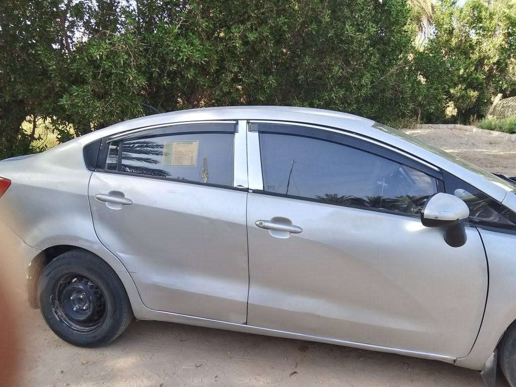 كيا ريو 2014خليجي بسمي تبريد شغال مكينه 1600بيهه قطعتين السعر 65وبيهه مجال قليل 
***********
