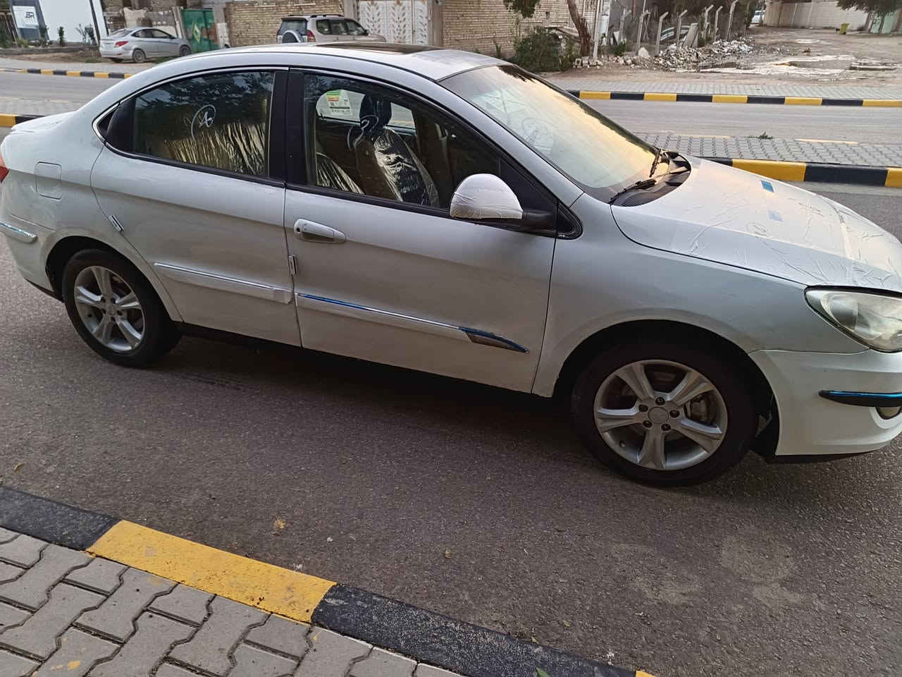 شيري A3 موديل 2012 رقم قادسيه إنكليزي الجديد السياره بدون ضربه قويه وجاهزه من كلشي كير مكينه كهربائيات مواصفات فتحه حساسات خلفيه تحكمات استيرن كشنات جلد سنتر لك مع الجنطه السعر 46$ وبيها مجال ***********
