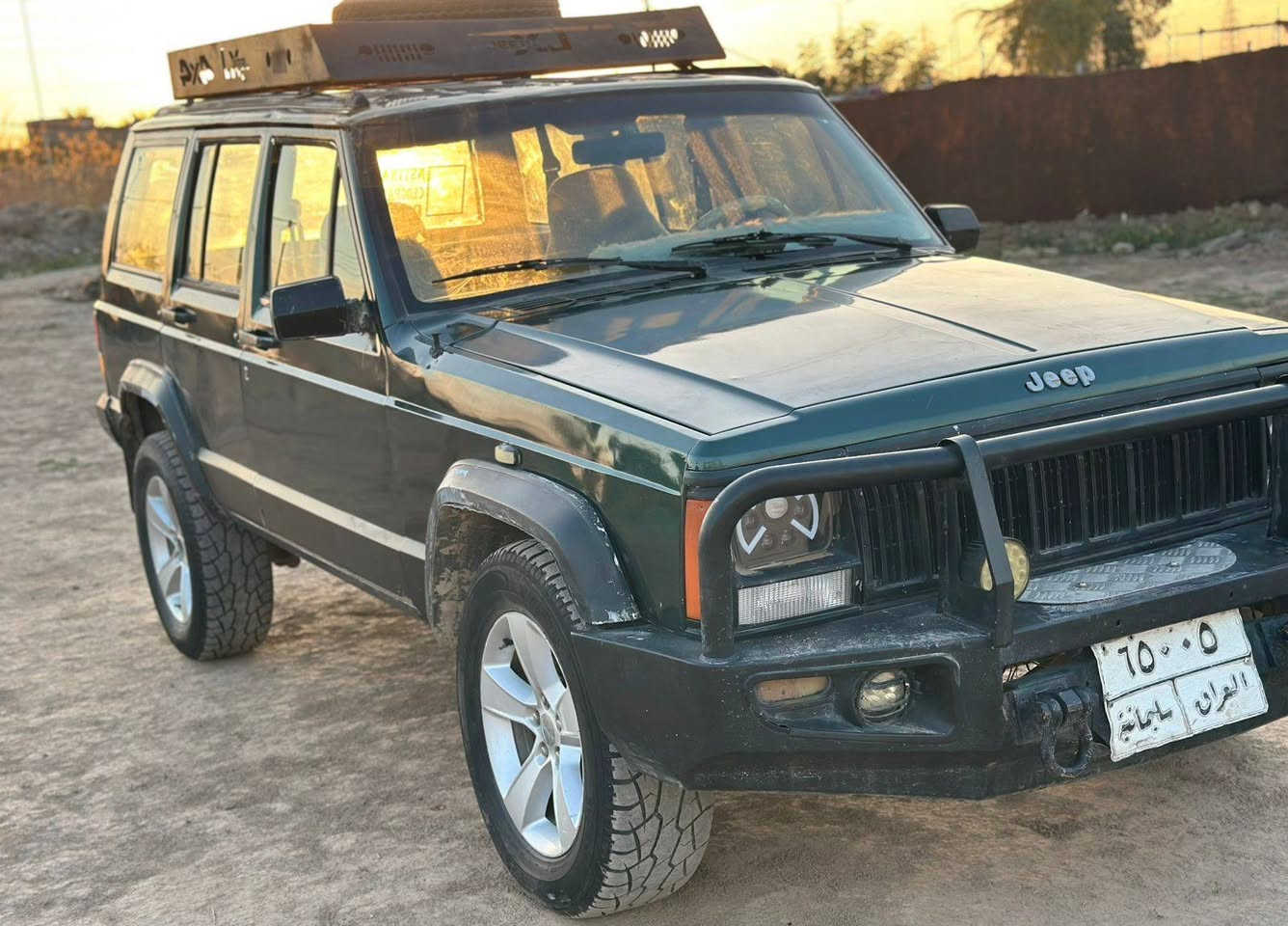 السلام عليكم جيب 91 محرك وقير جدد تخم تاير السعر 36 بيها مجال مقفول من كل شيء ٠0077
***********
