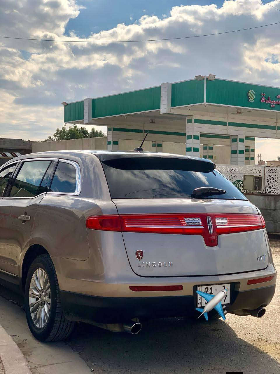 لينكولن موديل 2019 فول مواصفات ليمتد أعلى فئة
سيارة عالمية من رزانة وثبات وقوة
المحرك: 6 سلندر 3.6L V6 توين تيربو 7 ركاب فور ويل

أبواب بصمة  دخول ذكي  تشغيل عن بعد
تبريد ثلاث مناطق شاشة وسطية صندوق كهرباء
كاميرا خلفية تدفئة كراسي وستيرن  تحكمات ستيرن كاملة
حساسات أمامية وخلفية وجانبية مثبت سرعة مانع انزلاق

لايت LED أمامي وخلفي
الحالة: كير ومحرك بشرط الفحص
المكينة مفتوحة بسبب دهن رديء
وارد أمريكي  الضرر موجود بالصور
بدون دواخل بدون تبديل إيرباك راجعة سستم بالكامل وبشرط

تفاصيل إضافية: موجوده ويـلات بلادي – جامات مظلل وبعض شغلات انطيهن وياه سياره 
بطارية جديدة – إطارات جديدة
رقم السيارة: سليمانية دولي جديد
باسم المالك تحويل مباشر
المكان: بغداد
ملاحظه السياره مسويلها ادامه كامله من كلشي على اخر حبايه كل نقص مابيها شرط الفحص 
ال💎ــسعـر 🟥 :: 190 وبيها مجال للشاري 

رقم صاحب ســـيـارة :: ***********
