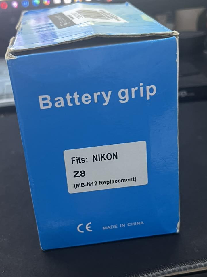 Z8 grip.  Nikon
‎متوفر الآن 🌹


**إذا كنت صاحب هذا الإعلان وتريد حذفه لأي سبب، رجاءا أرسل رسالة إلى الدعم الفني**