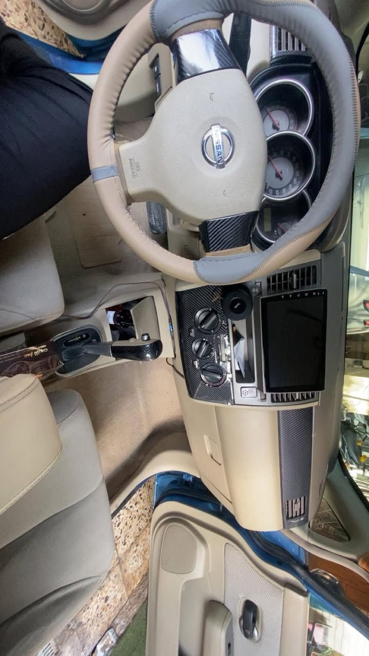 السلام عليكم نيسان تيدا للبيع موديل٢٠٠٧ سنويه بااسمي هزه جديده سياره مكينه كير مبدل جديد راديترات جدد صدر امامي خلفي جديد درام شفت جدد باتري وقاعده فيت بم كله مبدل  جديد مسويله ادامه كامله  بس مشط بي صوت بطسه سياره مصبوغه عام بيه ضربه بجاملغ الخلفي وتعديل بالقماره  رايده ب ٦٧ وبيه مجال رقم تليفون ***********
