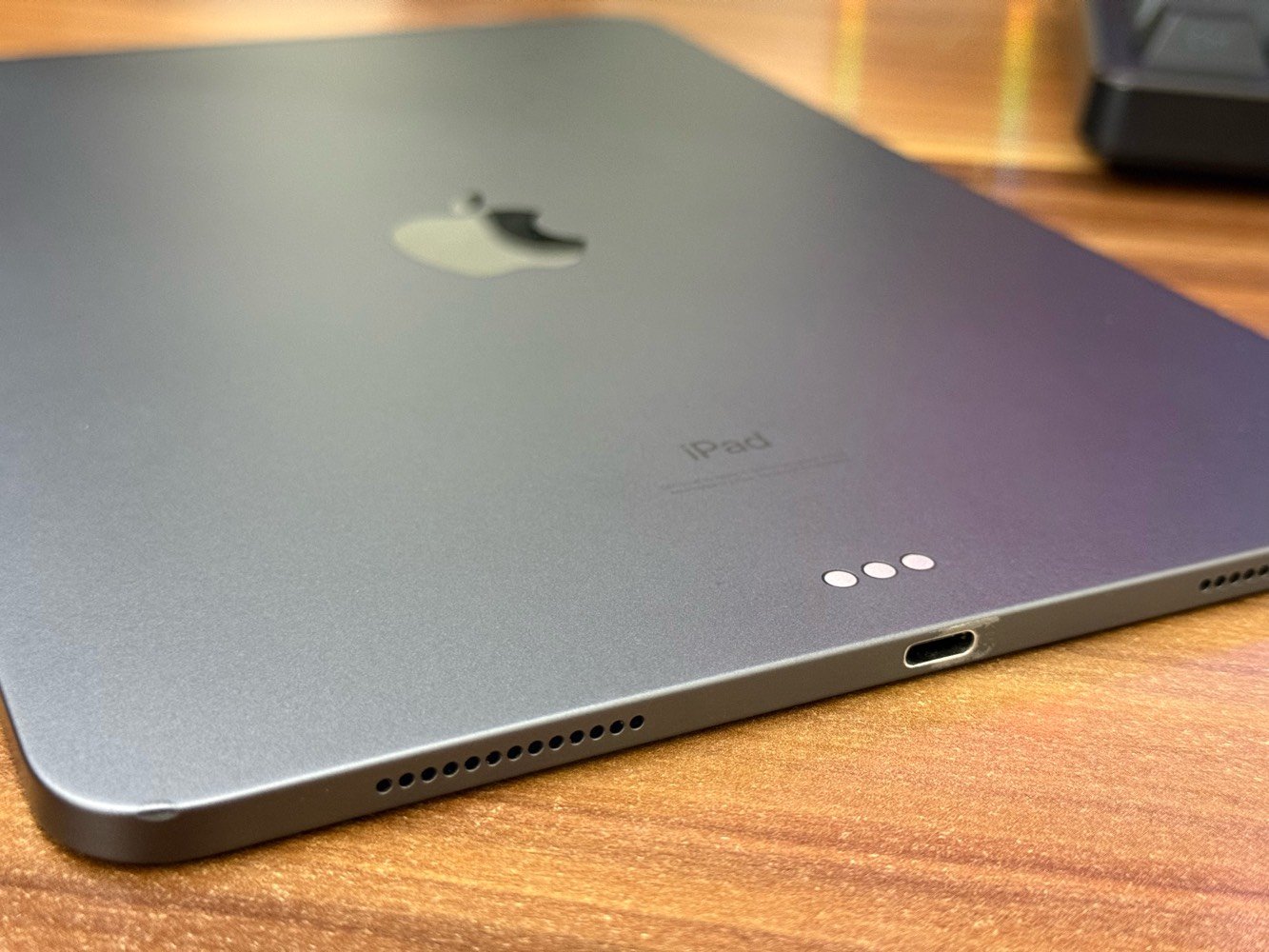 ايباد برو حجم 11” معالج A12Z Bionic إصدار 2020 لون فضي
المواصفات:
🔹 تخزين 256 كيكابايت
🔹 حجم 11 بوصة
🔹 حالة البطارية 76%
🔹 شاشة 120 هرتز

الملحقات كاملة (قلم ابل الأصلي الجيل الثاني، الشاحن، الكيبل، الكڤر، الكارتونة)
نظافة 99% مابي خدوش او كسور

🔴 السعر 650 الف دينار
للاستفسار التواصل على الخاص او عبر الواتساب ***********