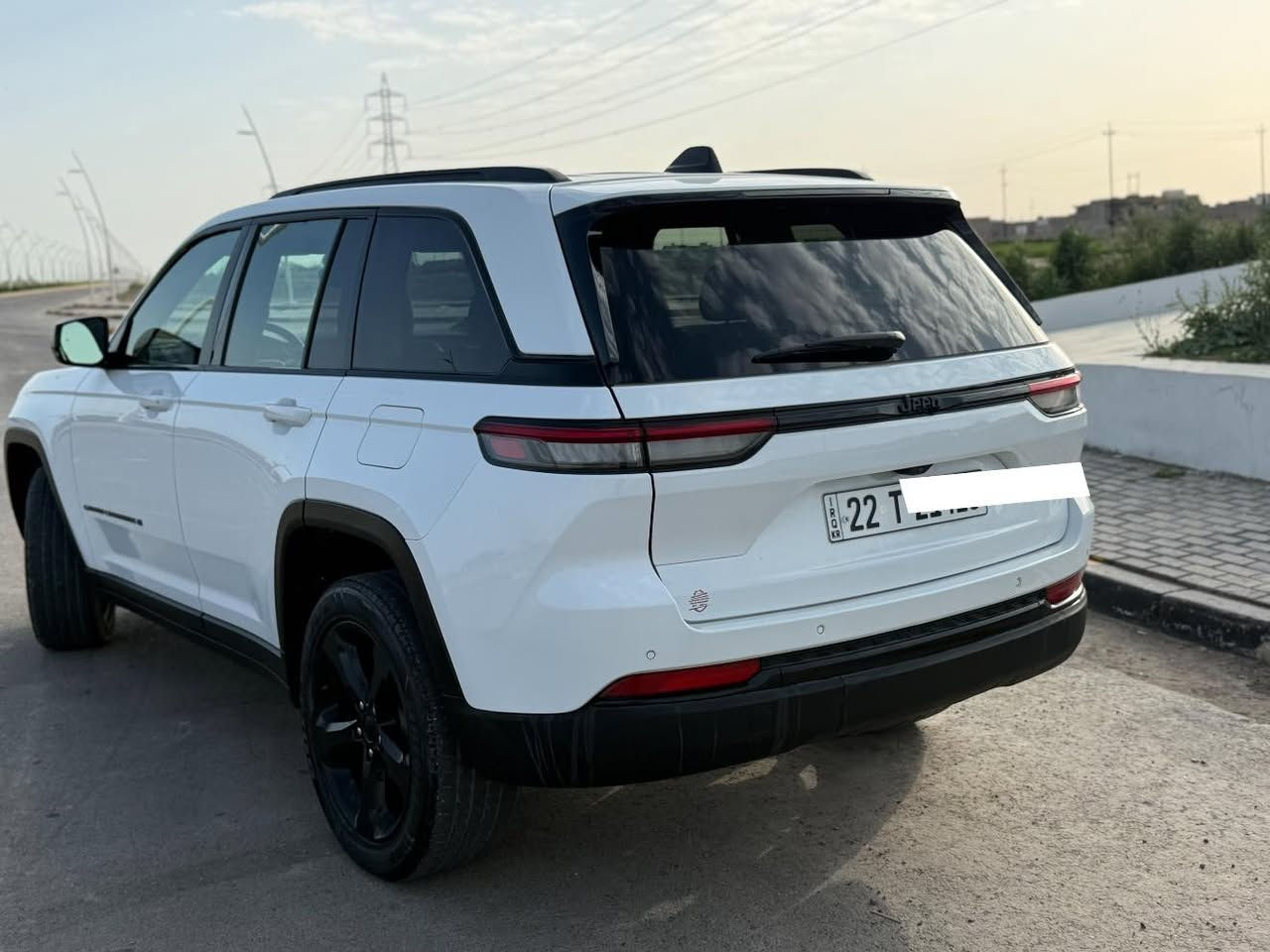 السلام عليكم للبيع جيبjeeb2023
رقم اربيل دولي 

🌍 الوارد:امريكي كلين بدون ضرر

ماشيه 46

👥 عدد المقاعد: 5راكب

🔧 المواصفات الفنية

1-محرك V6 سعة 3.6 لتر

2-ناقل حركة أوتوماتيك 8 سرعات

‎🚦 أنظمة القيادة والذكاء

✔ قيادة شبه ذاتية

✔ تثبيت سرعة ذكي (Adaptive Cruise Control)

✔ تحديد المسار

✔ تحذير الخروج عن المسار + تصحيح تلقائي

🛡️ السلامة والمساعدة

✔ كاميرات 360 درجة

✔ حساسات أمامية + خلفية + جانبية

✔ مراقبة النقطة العمياء

✔ فرامل تلقائية للطوارئ

✔ مساعد الركن الأوتوماتيكي

🛋️ الداخلية والفخامة

✨ تدفئة وتبريد للمقاعد الأمامية والخلفية

✨ تدفئة المقود

✨ إنارة محيطية داخلية متعددة الألوان

✨ مراية وسطية كاميرا رقمية

✨ مرايا جانبية ووسطية تعتيم أوتوماتيك

📱 التقنيات

🔑 دخول ذكي

🚀 تشغيل عن بعد

🖐️ بصمات أبواب (5 بصمات)

📺 شاشة وسطية كبيرة Uconnect

🎵 نظام صوت فاخر McIntosh

📱 Apple CarPlay & Android Auto

📶 Wi-Fi / Bluetooth / USB

🎨 الخارجية

🤍 لون السيارة: أبيض

🔆 إضاءة LED كاملة

#السعر305$ بيها مجال للشراي / بيع فقط

#للستفسار***********
