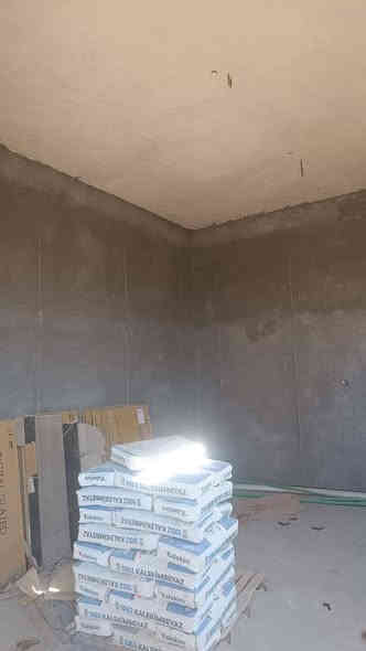 دار للبيع 200/ م بي نقص جص وبورك وارضيه وبيتونه السعر 65 مليون وبي مجال العنوان نادر الثالثه حي السجاد الاتصال بالرقم ***********
