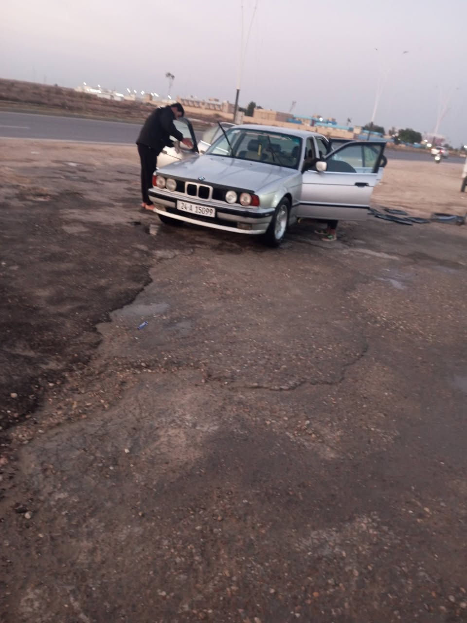 سلام عليكم  بي ام 520تك فانوس موديل 90 كير عادي بدون فتحه تجفيت كامل امس طلعته الله شاهد تخم نوزلات بلكات تخم تاير باتري كوري امش شديته كير محرك بدي كفاله رقم دهوك نكليزي مداور ثاني يوم   لون سلفر محتاج واريد ابيع السعر ٣٨وبيه مجال هاذه موسعرهه بس كودن محتاج فلوس مكاني ذي قار شطره   الشراي  فقط يتصل واني خادم ***********.     ***********
