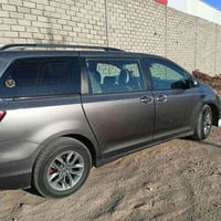 سيارة سينا 2018 للبيع للاستفسار اتصال على رقم 07518653660