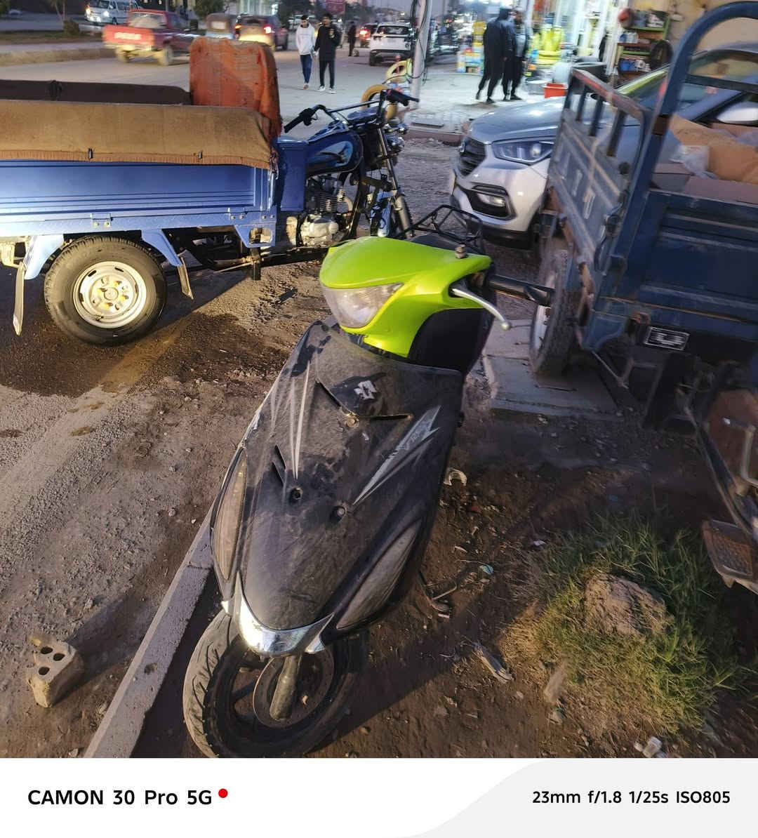 سلام عليكم دراجه للبيع كوم حديد العلم الدراجه تشتغل 75 مكان الحاوي ***********
