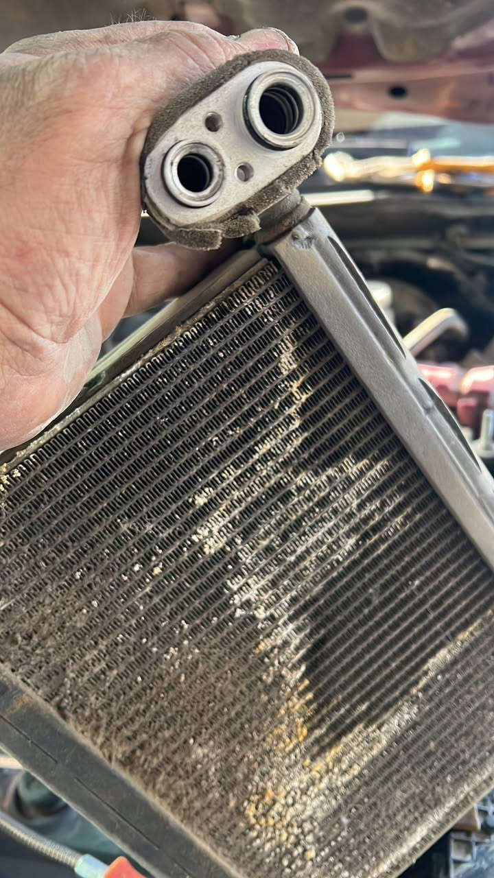 ‏أهلا وسهلا بكم في خدمات أحمد لصيانة سيارات صيانة منظومة التبريد وفحص وتشخيص باحدث الاجهزه العنوان بغداد اليرموك شارع جامع الشواف بالقرب من مركز شرطة هاتف *********** وأهلا وسهلا بكم ￼
