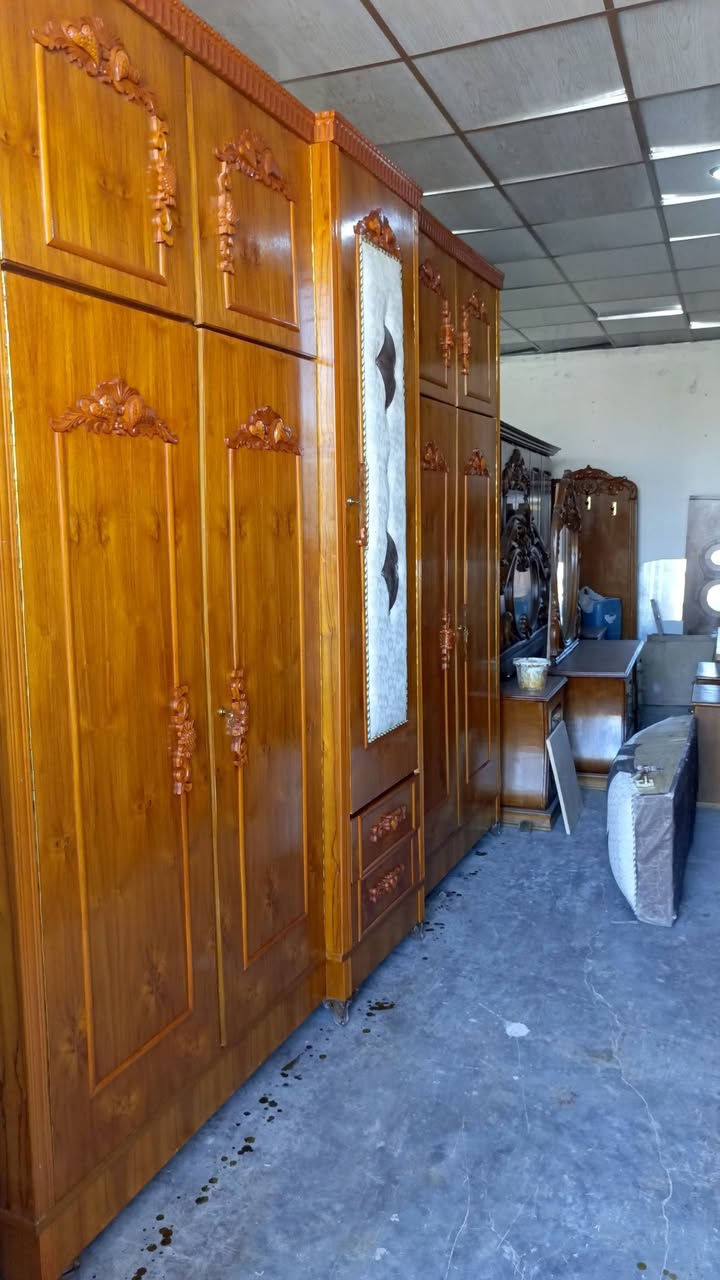 يوجد لدينا غرف النوم صاج عراقي فول نظيف العنوان قريه صدر النهر الشارع العام أي استفسار اتصل بنا على ***********
