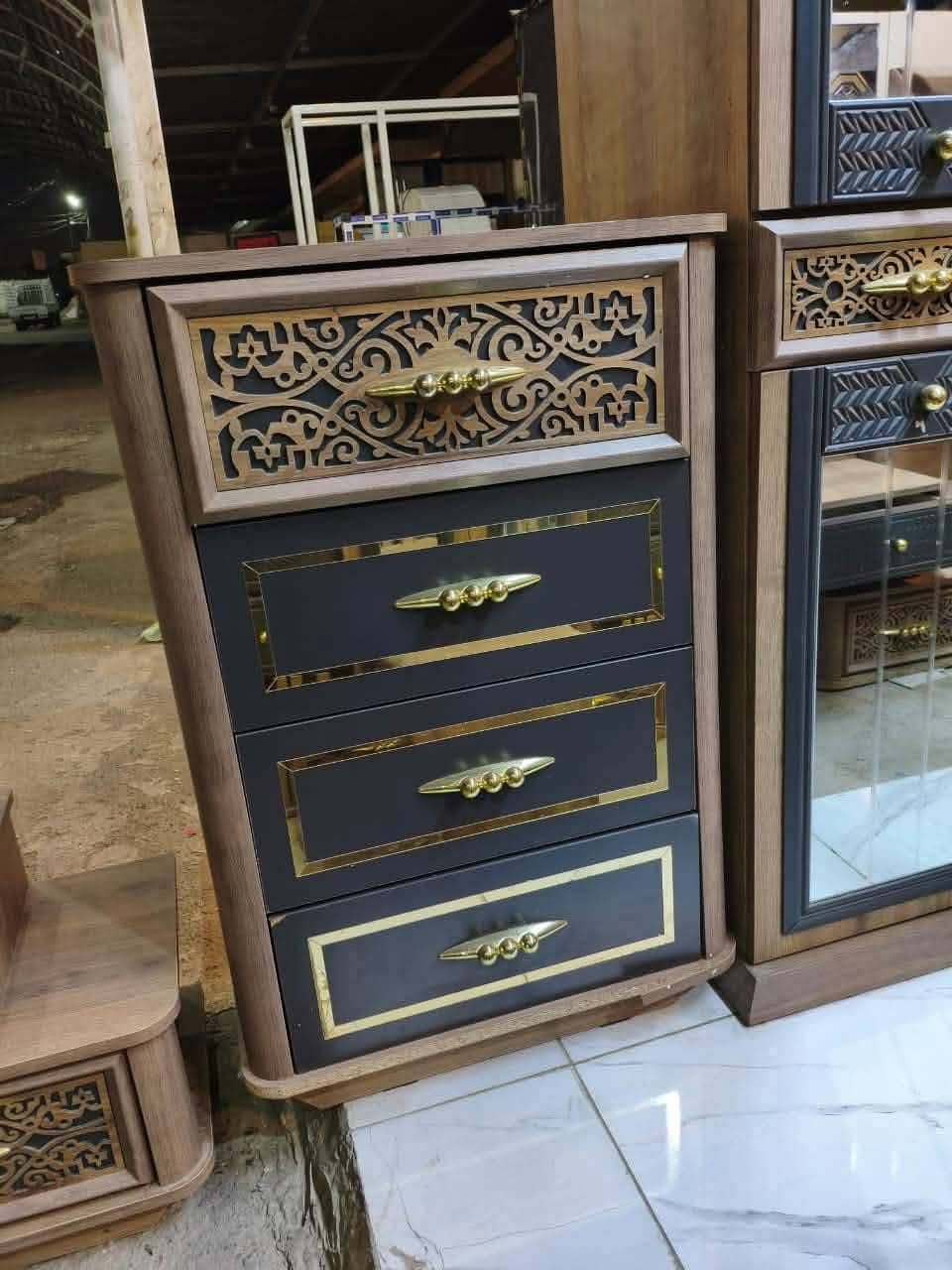 غرفه تركيه🇹🇷مودرن ماركه اصليه🦾
موديل حديث😍🍂
اضافه%90💯
عدد القطع / 11💥
 نضام  ابواب 💥
شد ونقل مجانأ داخل بغداد 🚛
يوجد توصيل محافضات بكروه🚛


**إذا كنت صاحب هذا الإعلان وتريد حذفه لأي سبب، رجاءا أرسل رسالة إلى الدعم الفني**