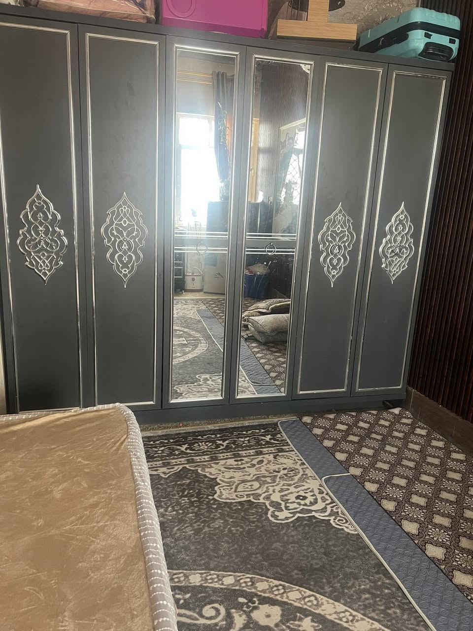 سلام عليكم غرفة تركية للبيع كلش نضيفة ومرتبة بس بيهة كم جرار رادلهن براقي والباقي كلة جديد لونها حلوو وخشبهة ثقيل ومابيهة اي ضرر مكان بغداد ابو غريب السعر 900 وبيهة مجال ***********
