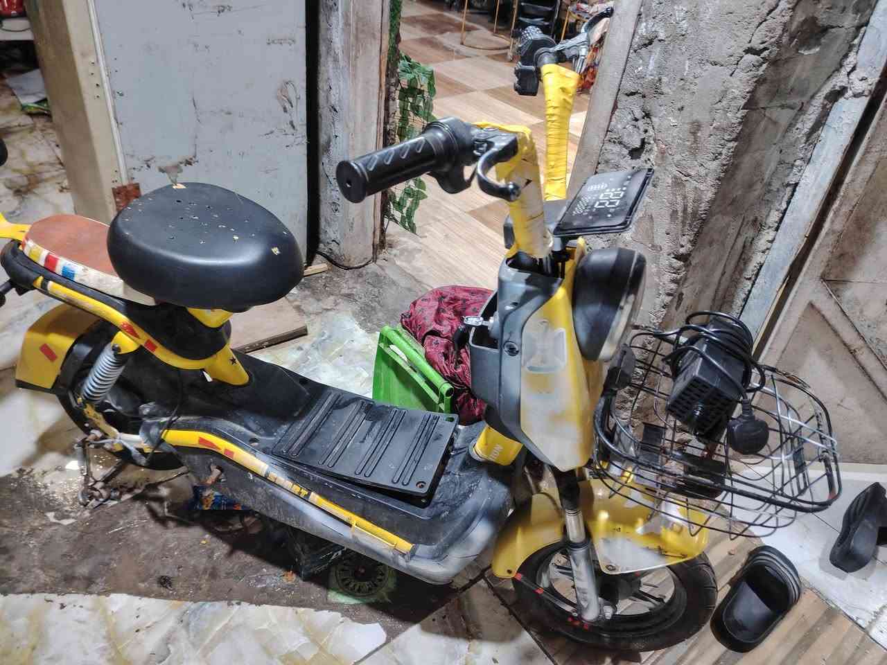 دراجه شحن طافيه ١٠٠ كوم حديد *********** قبله حي الجامعه
