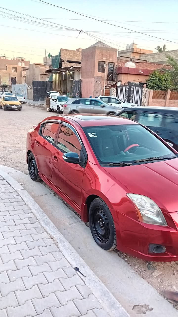 نيسان سنترا ٢٠١١
رقم الانكليزي جديد 
سنويه جديده 
هزه جديده 
تحويل بس 
مكان السياره الاعظمية 
سعر السياره ٦٦ وبيه مجال 
سنترا SER 
حجم المحرك ٢٥٠٠ 
كير عادي ٦نمر 
صبغ حزام جماليه 
محرك جديد 
كير جديد 
شاصي مكفول 
لغد مكفول 
صدر امامي ٧٠
***********
