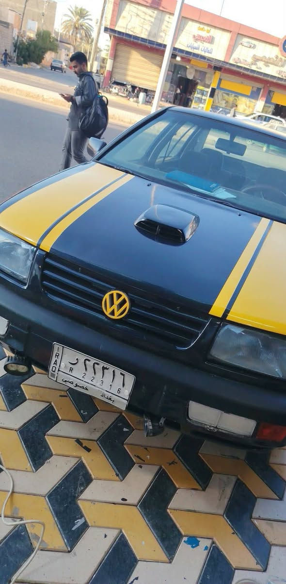 السلام عليكم ورحمه الله وبركاته
سيارة كولف فنتو موديل 1994
للبيع فقط بدون مراوس بأي سيارة
رقمها بغداد
 سنويه جديده وهزة جديدة ورقم انكليزي جديد
محرك 2000
كير اوتماتيك كهربائي
صدر وحدايه جديده 
سيارة جاهزة من كل شي 
صبغ بلادي ولونها ازرق غير محدد
والصور تتكلم
السعر النهائي 35 ورقه 
للاستفسار الاتصال على الرقم 
*********** متوفر واتس اب 
مكان السيارة الفلوجة حي نزال خلف مطعم حجي حسين
