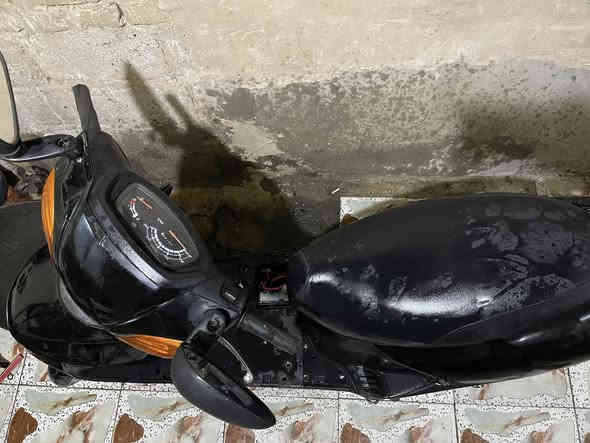 دراجه مكينه ناعمه لاتنضح ولاتبخر 

شلعه ومعدل خير من الله 

بيها ونه بل اكسل

كهربايات شغاله بس نقصها باتري

 بريك امامي خلفي قفل ستيرن شغالات

 سعر 350 بيها مجال 

المكان الحريه بغداد 

 ***********
