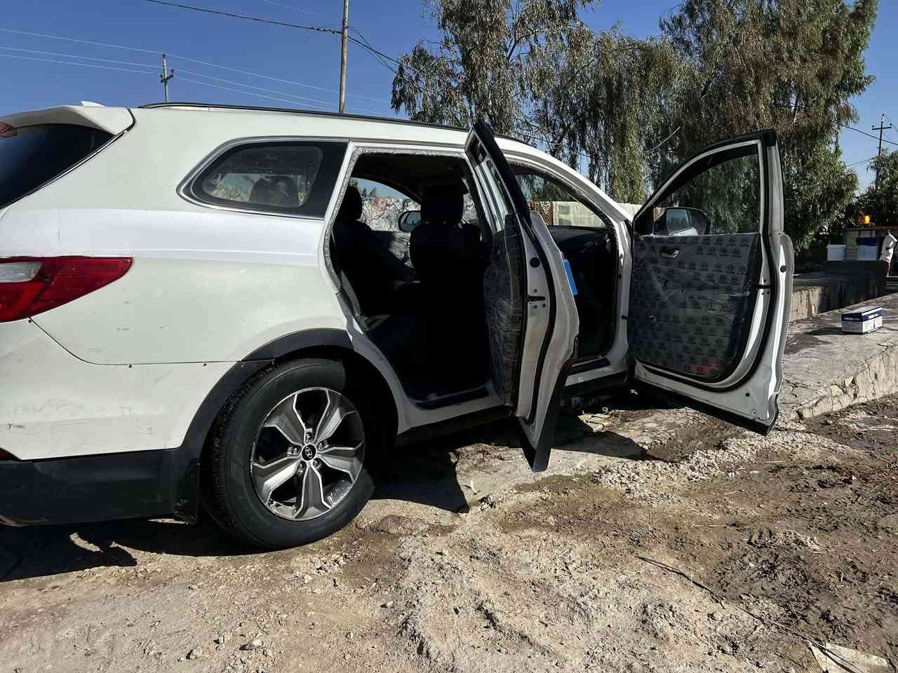 سنتافيى ١٤ أمريكي بيه جفيه السعر ١١٠ وبيه مجال ٧ راكب ومصبوغه عام جاهزه من كلشي رقم بغداد دولي بكانه الرميثه ***********
