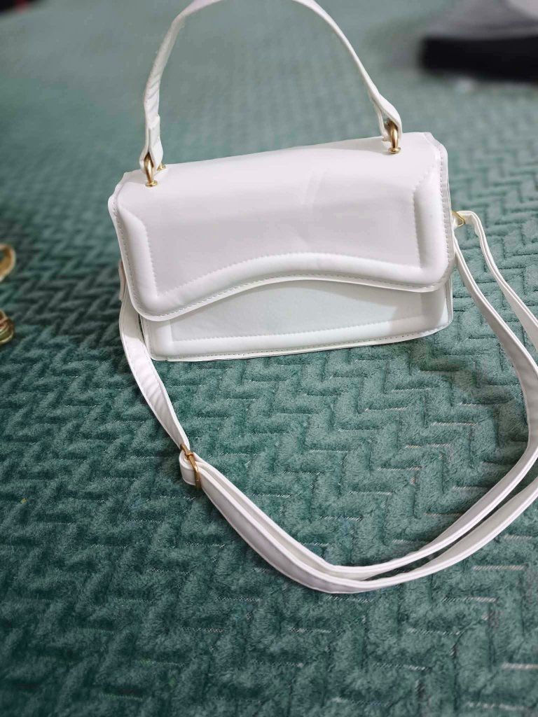 اريد ب١٥٠ ابيعهم50قطعه يردهن يدخل خاص


**إذا كنت صاحب هذا الإعلان وتريد حذفه لأي سبب، رجاءا أرسل رسالة إلى الدعم الفني**