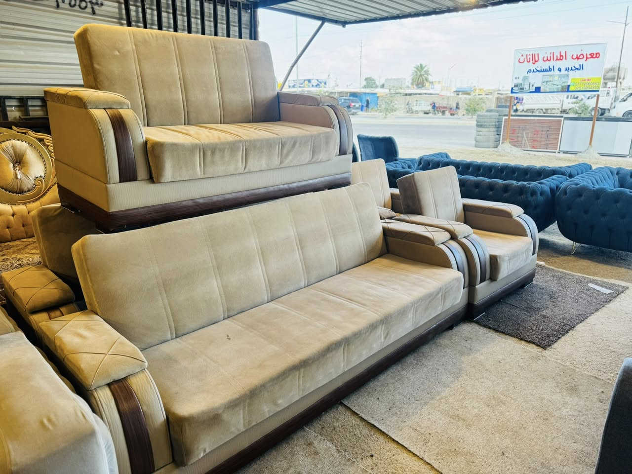 اثاث باله تركي كلشي متوفر تخم كاونتر طباخ ثلاجه 
العنوآن بغداد المدائن ***********
متوفر توصيل داخل بغداد
