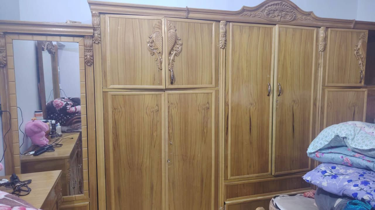 غرفة اخت الجديدة للبيع للتواصل على هذا الرقم وبي وتساب ***********
