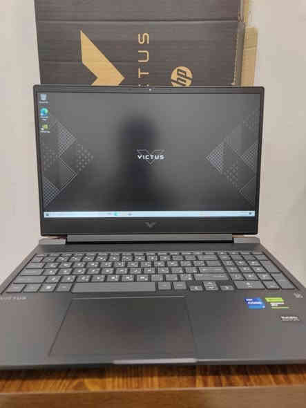 السلام عليكم 
عملاق الكيمنك من HP الفئه الاحدث Victus 16
اللابتوب بالكارتونه كامل مكمل بدون نقص شرق اوسك وكانت غير مفتوح 
بمواصفات 
شاشه كبيره حجم 16.1 انش نوع enhance LED اكيد افضل نوع شاشه الوان 123%SRGB بمعدل تحديث
144هرتز 
معالج خرافي من انتل
Core i7-13700H 20Cpu TURBO to 5.20Ghz 
الجيل الثالث عشر 
كرت الشاشه المنفصل احترافي من انفيديا 
RTX 4060-8GB 140W FULL WATT
مدعوم بتقنيات توليد الاطارات و خواص DLSS 3 
رامات حجم 16GB نوع DDR5 قابل التطوير
هارد النسخة الاعلى بسعه واحد تيرا بايت قابل التطوير والاضافه
بطارية ثلاث ساعات عمل متواصل 
كيبورد معرب اصلية ضوئي 
بصمه فتح وقفل
اكيد الجهاز احترافي بكافة الاستخدامات الثقيله
السعر مليون و ١٤٥ الف 
بغداد الشرطه الخامسه و متوفر توصيل
تواصل*********** بغداد
