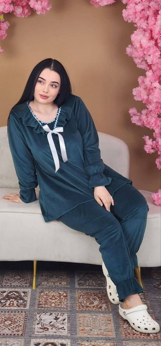 🎄 أناقة شتوية بيتية بذوق راقي 💗  بتصميم أنثوي يجنن 😍

تراك خامة قديفة ناعم فوول ليگرا يجنن باللبس والقماش درجة أولى عالفحص 💯😚

القياسات : فري سايز يلبس من وزن 60 كيلو الى 100 ✔️
السعر  
🚘يوجد خدمة توصيل لجميع محافظات العراق ٤ الاف🚘@


**إذا كنت صاحب هذا الإعلان وتريد حذفه لأي سبب، رجاءا أرسل رسالة إلى الدعم الفني**