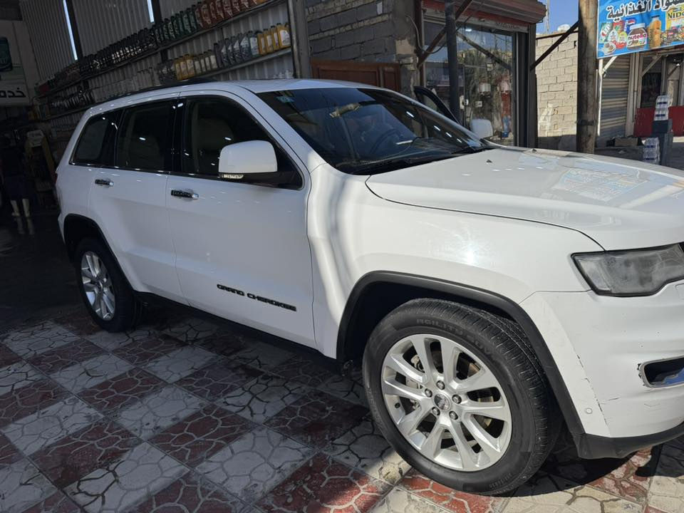 السلام عليكم
جيب 2017لمتد خليجية مكفولة فول للأخير

 بنوراما
اضائه ترحيب
 جلد كشنات تدفئة تبريد 
جنطه شفط

مري قلاب ماشية 190 كيلومتر

سعرها 253

***********
