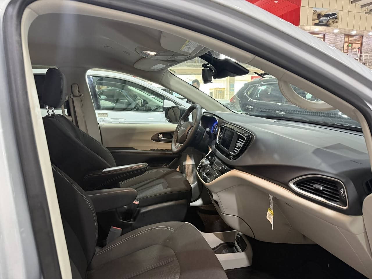 گريسلر فيوگر 2023 
كاتي شمالي 
سعر قفل 20000$ 

2C4RC1CG9PR554005
***********
***********
