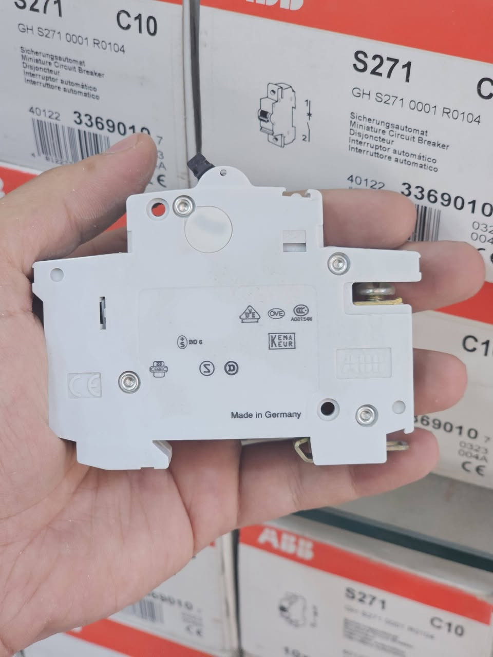 يتوفر ...
جوزة مفرد ABB 10A الماني أصلي 
للتواصل أكثر على الخاص او على الواتساب: ***********
يوجد خدمة توصيل لكافة المحافظات 
العنوان بغداد عكد النصارى خلف جامع ابو التمن 
.....مصطفى الحجامي.......
