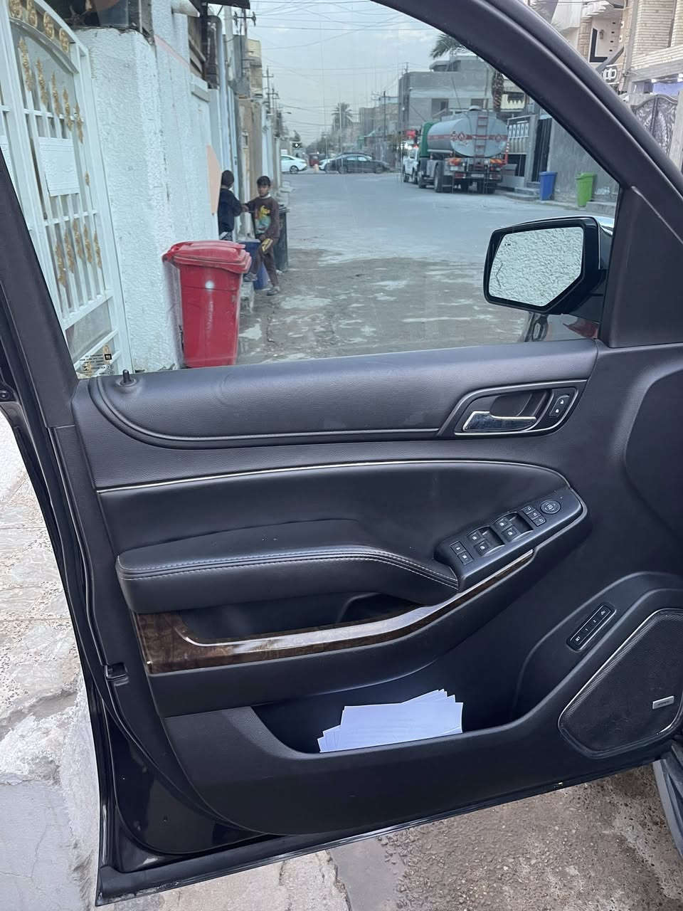 السلام عليكم تاهو 2016 LTZ وارد امريكي سياره گير مكينه صدر تدفئه تبريد تخم تاير كله جديد مكفول صندوك كهرباء 
شاشه قاصه 
رادار امامي وجانبي 
حساس امامي خلفي 
اربع بوب بصمه وصندوك 
تشغيل عن بعد 
كشنات جلد تدفئه تبردي 
خزن ميموري كشن السائق 
تحديد سرعه 
نضام تراگشن انزلاق 
سلايد روف 
مرايات جانبيه كهرباء 
ستيرن كهرباء+تدفئه 
وباقي مواصفات معروفه ltz
سياره مبيهه اي نقص رقم بغداد ب اسمي تحويل ثاني يوم  الاتصال *********** 
السعر 290$ وبيهه مجال حق الجيه 
العنوان بغداد الحبيبيه
