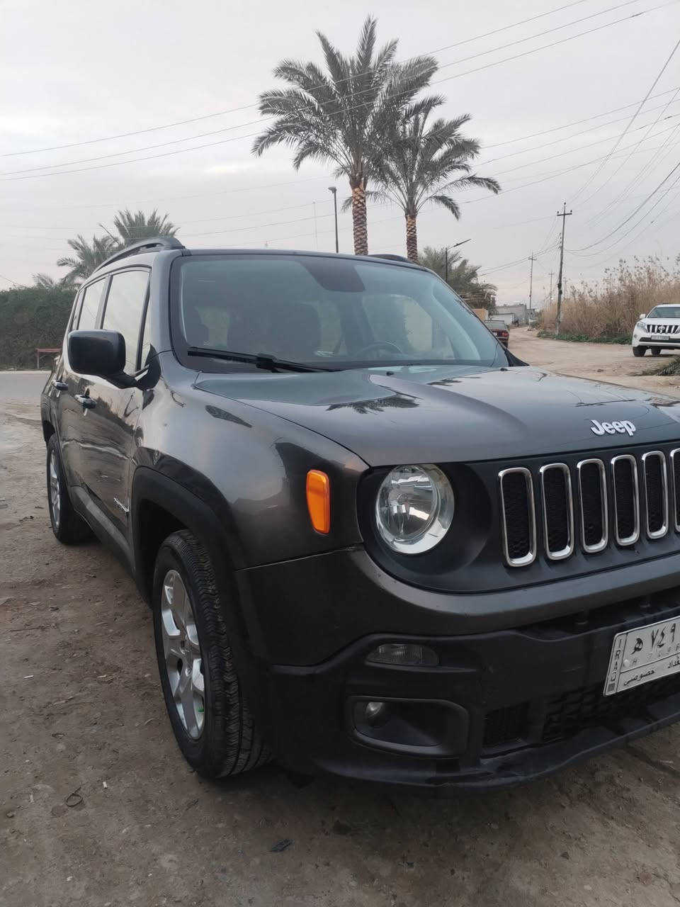 السلام عليكم للبيع جيب رينكد2018رقم بغداد محرك2400المرغوب سياره جاهزه من مكينه وكير وصدر وتخم تايرجديد بيهة ٤قطع صبغ صفحة السايق بدون دواخل 
 السعر (110)
الرقم (***********)
