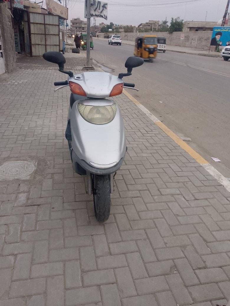 دراجة اسبيسي ياباني سرعة 100 مكينه بلاديه ما مفتوحة ابد ناعمه شلعه قويه كهرباء كوله شغال نكره سلف هندر اوراق بسمي الدراجة صار 3 اشهر من نازله رنبه على ايدي مكفوله السعر 450 بغداد الشعب رقمي ***********
