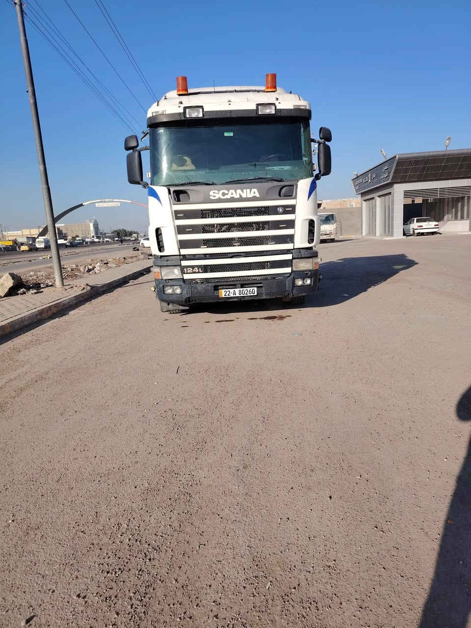 سكانيا للبيع موديل 2002 سياره نظيفه وخير من الله جير محرك جديد سياره ثلاثه بثلاثه استفسار الرقم ***********
