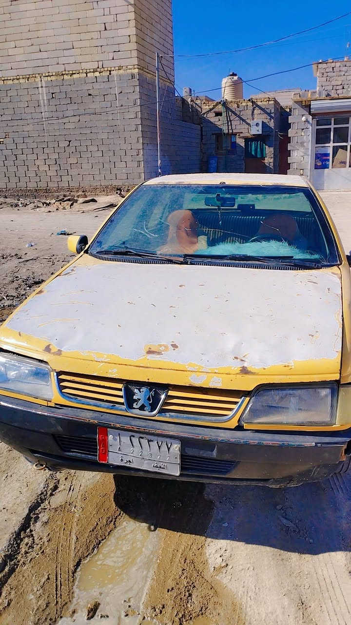 السلام عليكم سياره بيجو للبيع ماندل راعيه سياره بيه صوت ماعرف شبيه بس شغاله سياره مكاني بسيد خضير قرب جامع كتاب سعرها6ورقات وبيه مجال مكينه عادي تخبل مكينته سياره شراي يخابرني ***********
