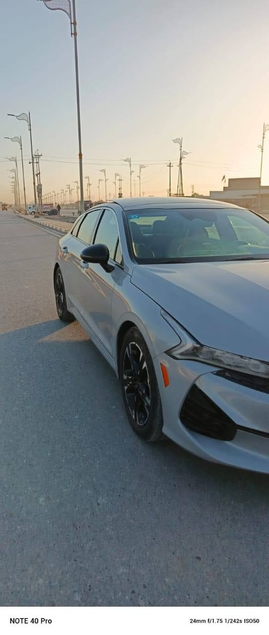 السلام K5 موديل 22رقم بغداد سنوية 29السيارة كاملة لون اسمنتي ما ناقصهة اي شي حادثهة جاملغ وشوية من البنيد والصندوگ وباب السكن كلير من امريكا رقم سعر( 175) وبيهة مجال داخلة السيارة 24 بشهر 7 /// صور الحادث بالمنشور /رقم الهاتف (***********)
