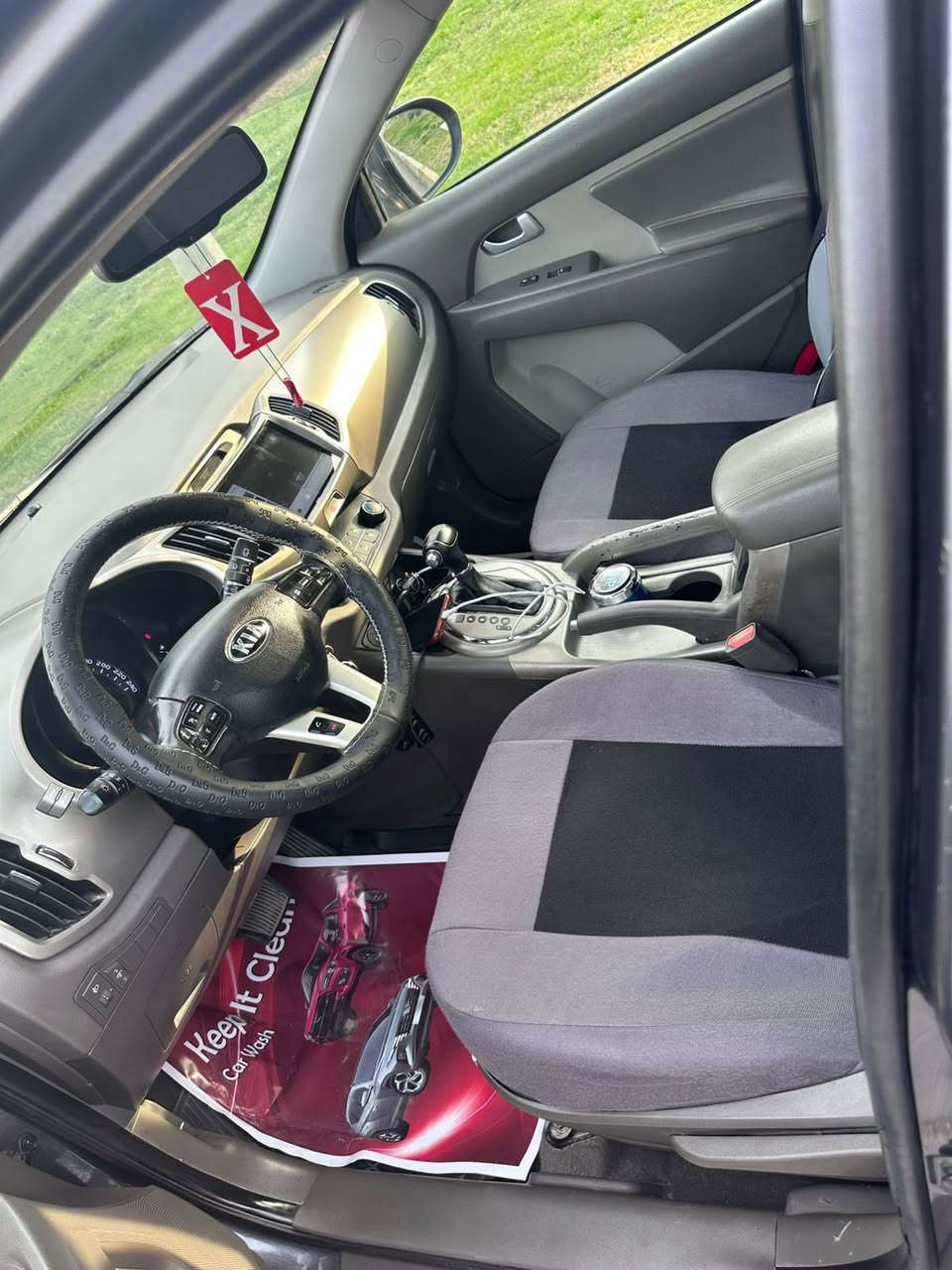 السلام عليكم كيا سبورتاج خليجي 2015 رقم بغداد انكليزي  محرك ٢٠٠٠دوش بانوراما مري شفط تحكم ستيرن بيهة صبغ جاملغ امامي وشي بسيط كلش بهلال الجاملغ الخلفي فقط 
السعر ١٤٢وبيهة مجال بسيط 
للاستفسار الاتصال ***********
بيع او مراوس 
مكان السيارة بغداد الغزالية
