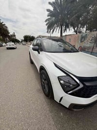 للبيع كيا سبورتج موديل 22 هايبرد 2 colour رقم بغداد وارد صيني ماشية 36...