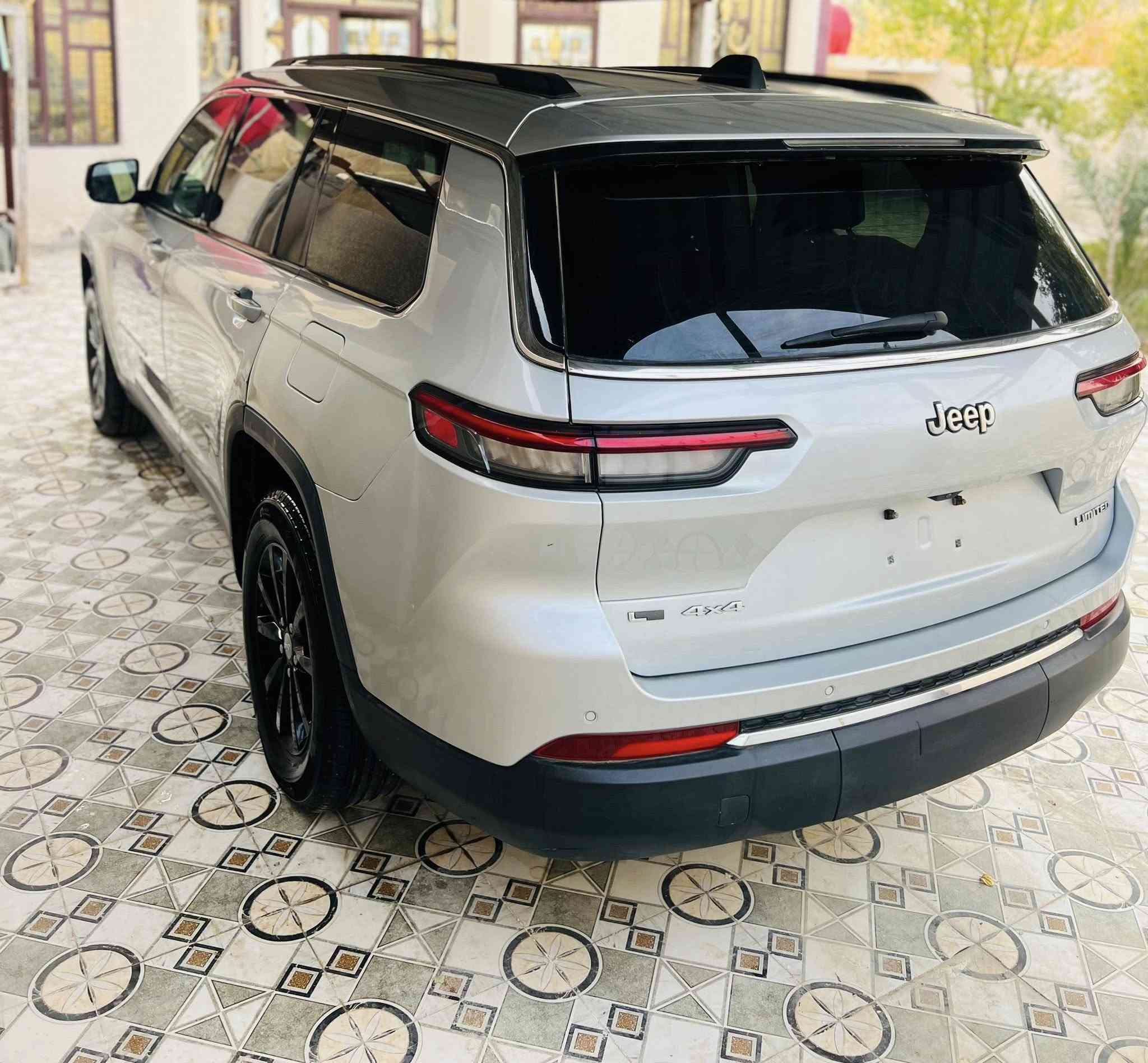 جيب لمتد موديل 21 بيع او مراوس بدون رقم تترقم جميع المحافظات بدون تبديل صبغ ثلاث قطع فقط بدون دواخل ماشيه 8000محرك 3600سعره 270شراي يتصل مكان سيارة معارض الرميثه عالشارع العآم معرض احمد آل شمران ***********
