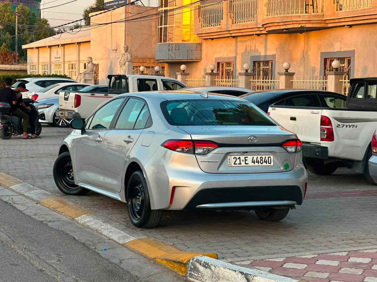 للبيع كورلا امريكي LE 
السعر 149 قفل 
***********
موديل 2022
تحكم ستيرن 
تثبيت سرعه 
رادار امامي
داخل لونين 
تبريد ثلج 
حداديه جديد 
كير مكينه شرط 
تايرات جديد 
لايتات بلاديه
حادثها ربع البونيد فقط بدون قطرة دواخل 
سونار وصور الحادث بلمنشور 
رقم سليمانيه سنويه رقم هزه براد جديد 
مكان السياره ديالى خانقين
